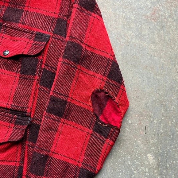 Vintage Filson Garment Red Black Plaid Wool Mackinaw Cruiser Jacket Men REPAIRS - Picture 6 of 7